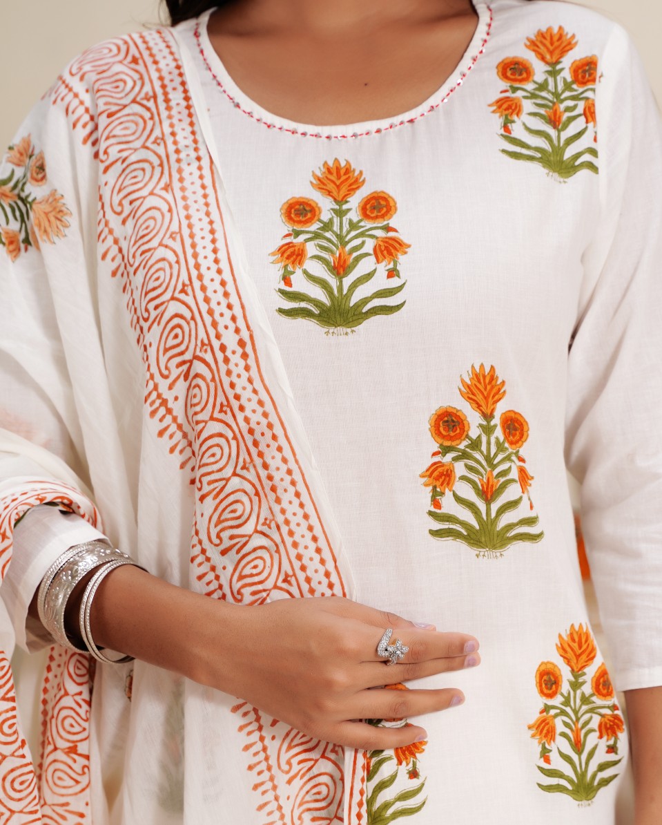 White Handblock Women Kurta And Pant Set